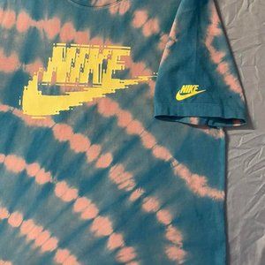 Nike tie dye shirt size S woman